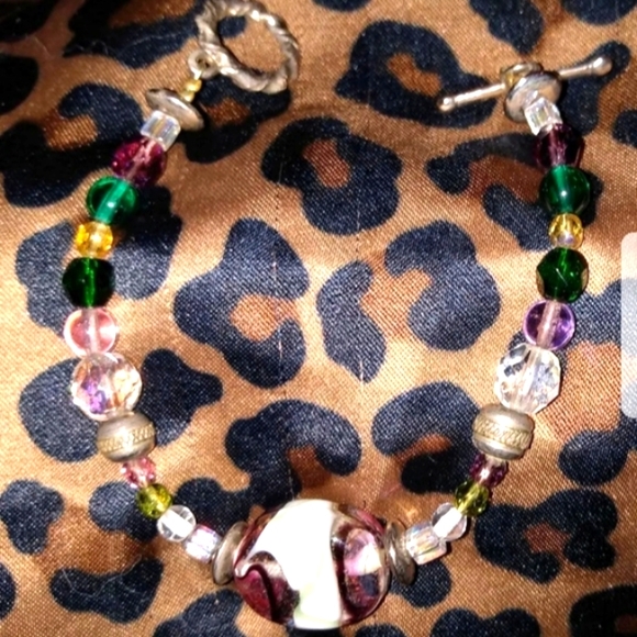 Handmade Women's/Girls Beaded Bracelet - Picture 3 of 5